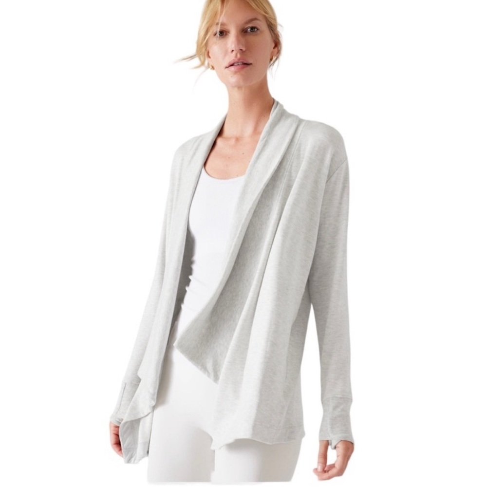 Athleta Pranayama Restore Wrap in Light Grey Heather - Small